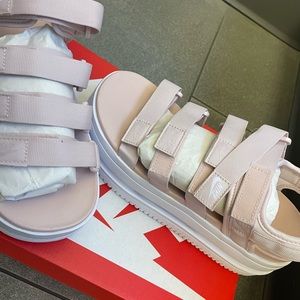 Nike icon classic platform sandals size 9 women